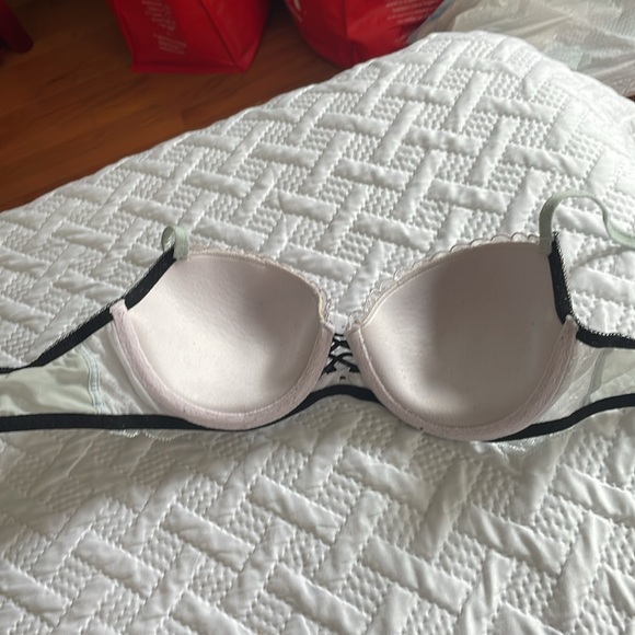 Lavender Lace Bra - Picture 4 of 4